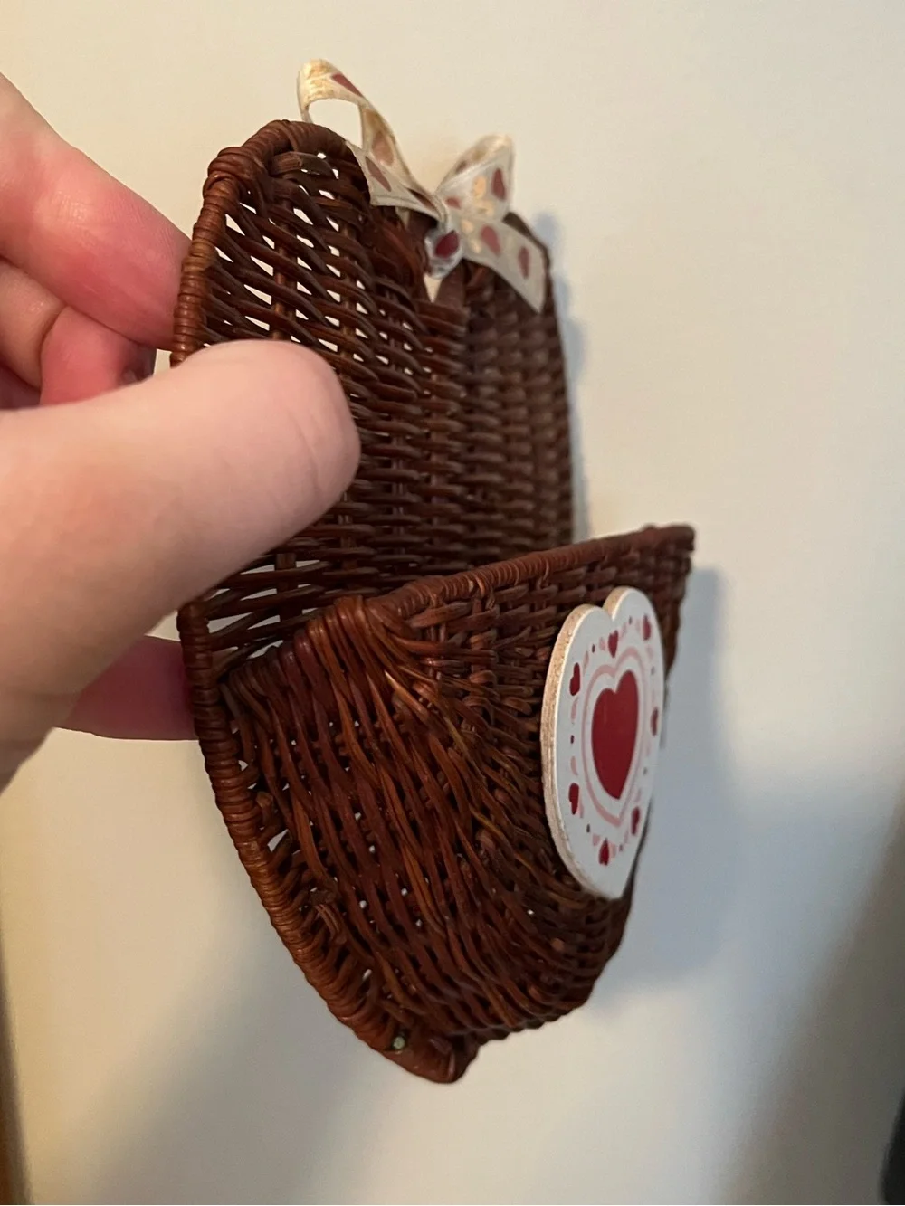 Small Wicker Heart Shaped Hanging Basket